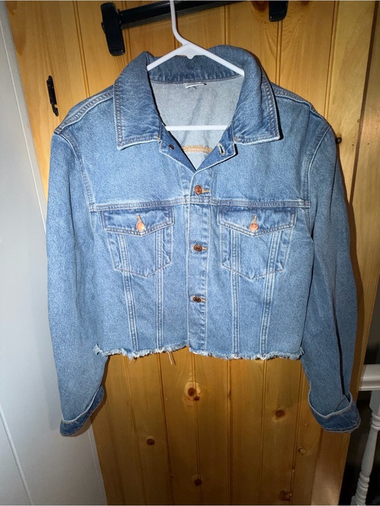 PINK Victoria's Secret Jackets & Blazers - Victoria’s Secret PINK Cropped Raw Hem Women’s Denim Jacket- Size Medium